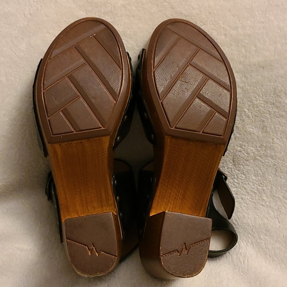 White Mountain Chunky Heel - Picture 3 of 6